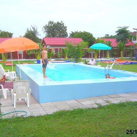 Mini-Golf **** & Resort Ubon Ratchathani Dış mekan fotoğraf