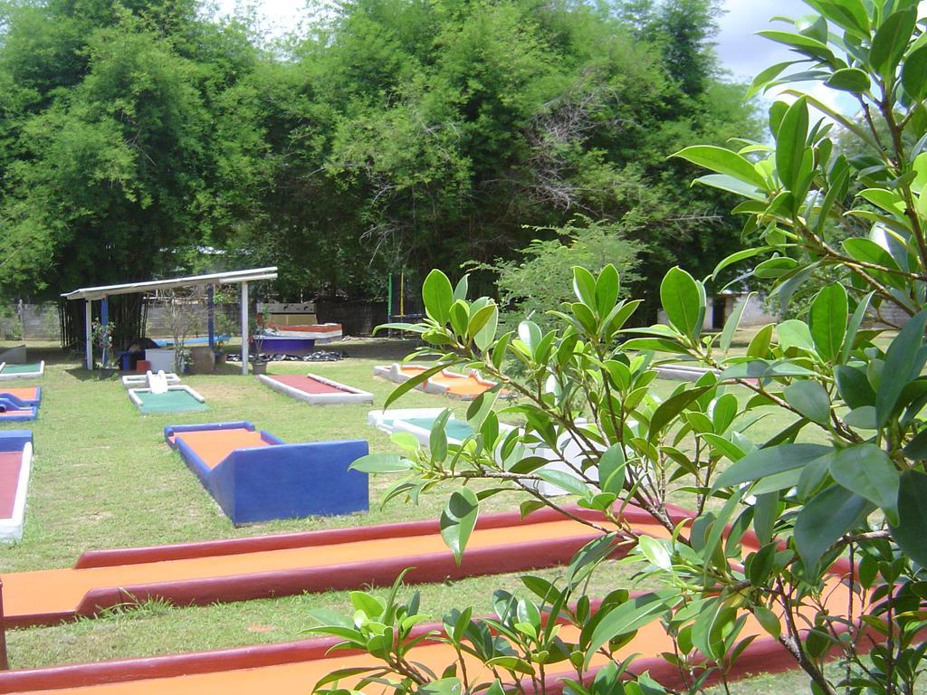 Mini-Golf **** & Resort Ubon Ratchathani Dış mekan fotoğraf