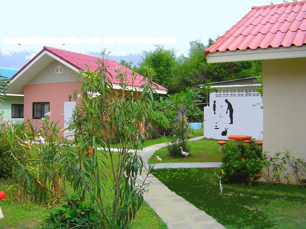 Mini-Golf **** & Resort Ubon Ratchathani Dış mekan fotoğraf
