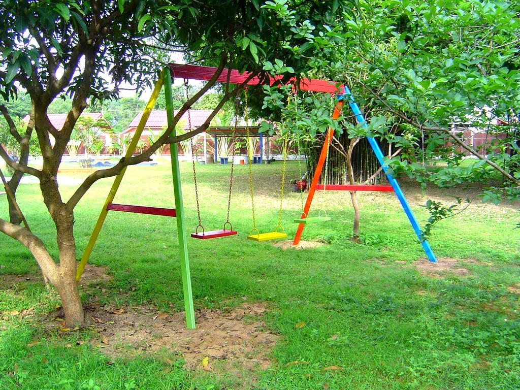 Mini-Golf **** & Resort Ubon Ratchathani Dış mekan fotoğraf