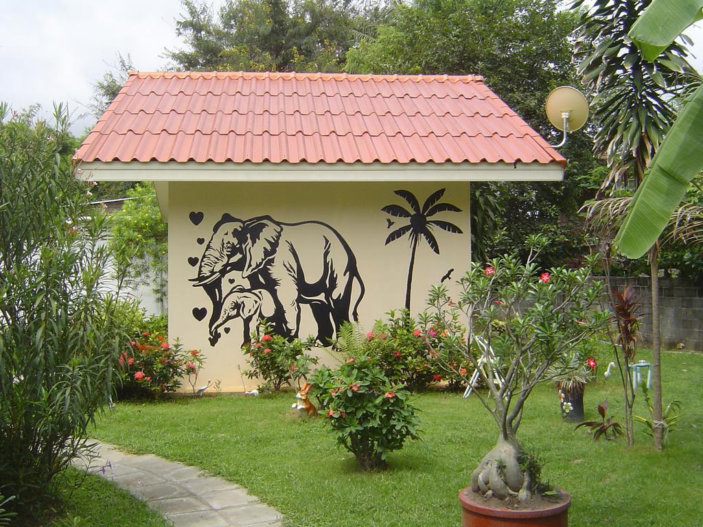 Mini-Golf **** & Resort Ubon Ratchathani Dış mekan fotoğraf