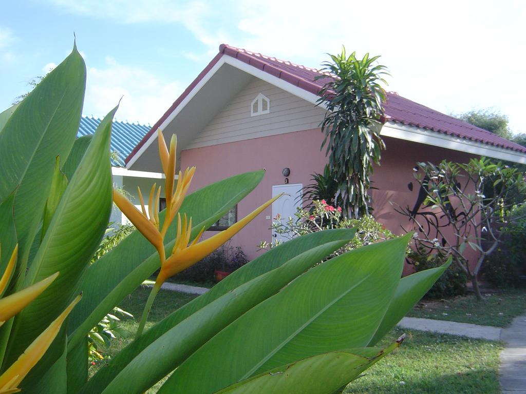 Mini-Golf **** & Resort Ubon Ratchathani Dış mekan fotoğraf
